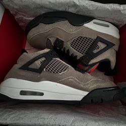 Air Jordan 4 Retro GS