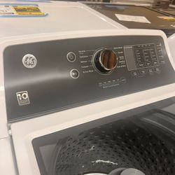 GE 4.5 cu. ft. Water Level Control Top Load Washer in White