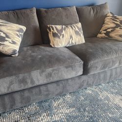 Deep couch w/ pull out bed