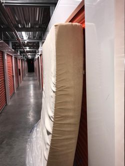 Used TEMPUR- PEDIC KING MATTRESS …. colchón TEMPUR PEDIC