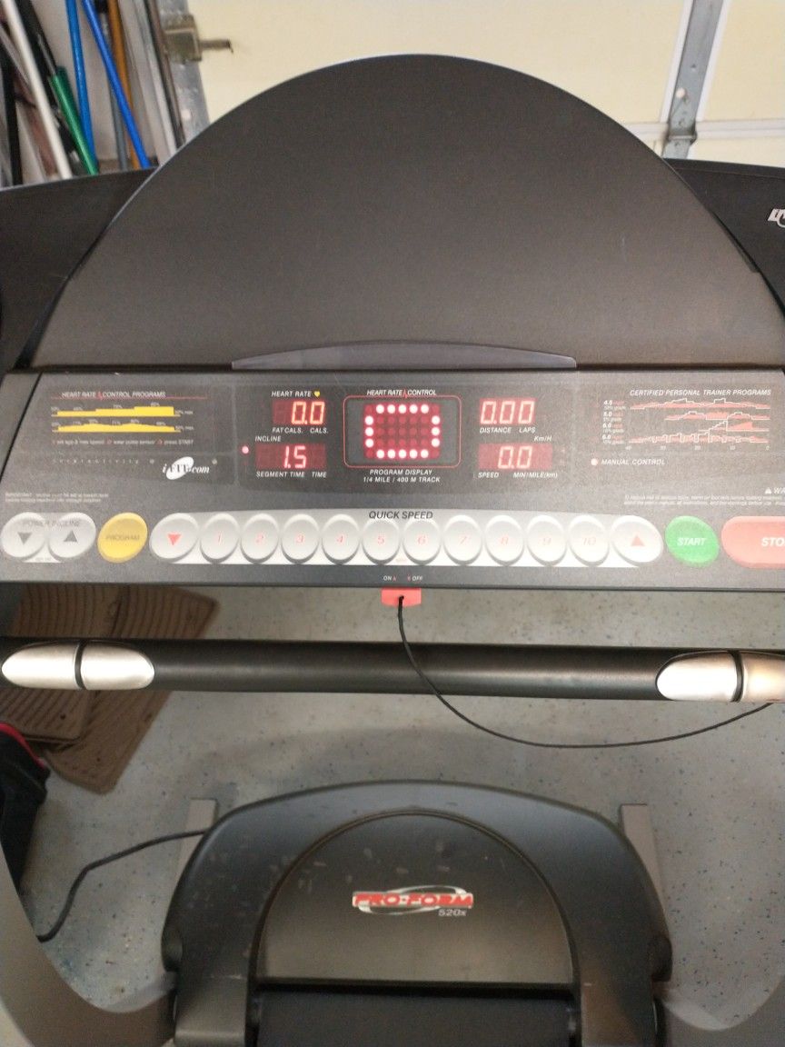 Proform 520x Treadmill for Sale in Monroe Township, NJ OfferUp
