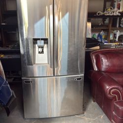 Free Refrigerators Have To Come Pick Them Up