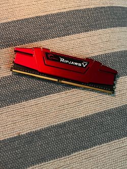 8Gb DDR4 RIPJAWS V ram stick