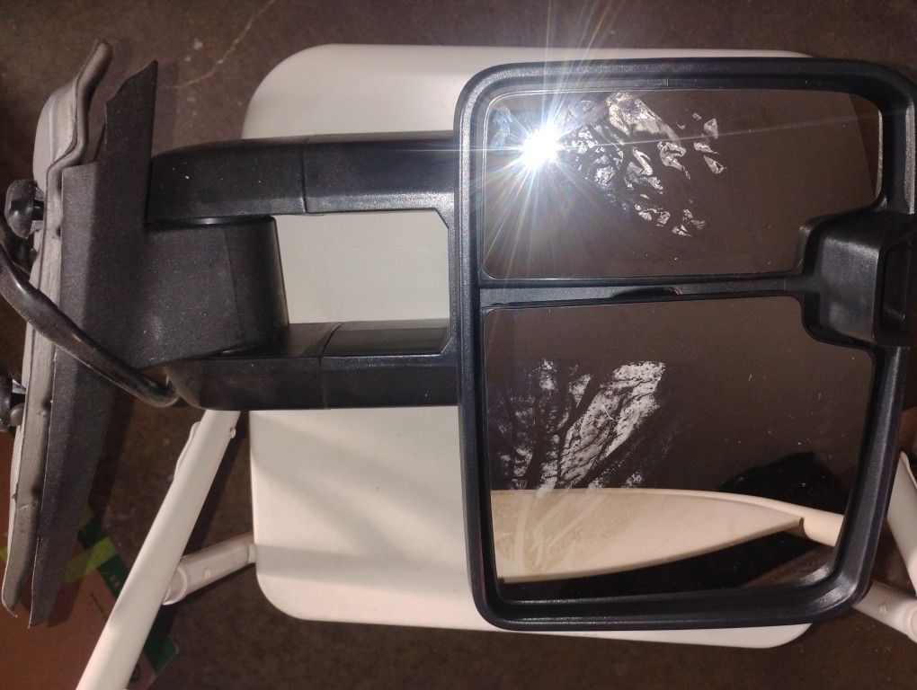 2008 GMC Sierra 2500 Driver Side Mirror 