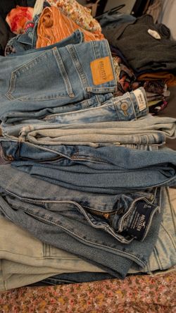 7 Pairs of Jeans for the Price of One - Variety of Style