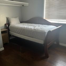 Solid Wood Twin Daybed 