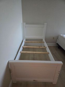 Twin size bed