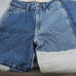 Hollister Ultra High Rise Mom Jeans  - Size 00R/ 23 X 27.  Multi-colored  Patchwork Jeans.  