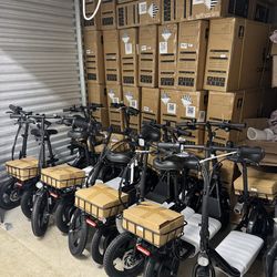 Caroma Electric scooter with seat!