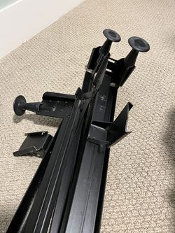 Sturdy Metal King Bed Frame in Excellent Condition