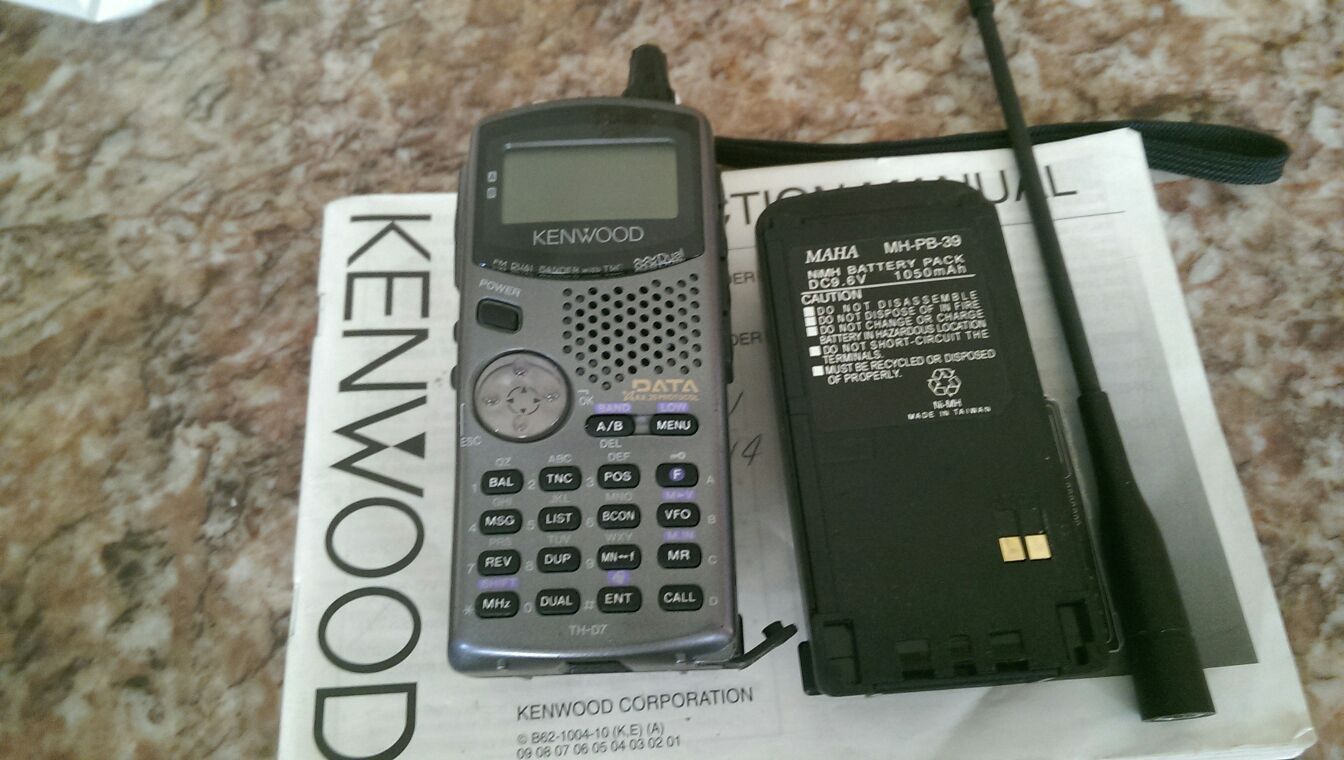 Kenwood th-d7 dual band 144/440 kHz radio