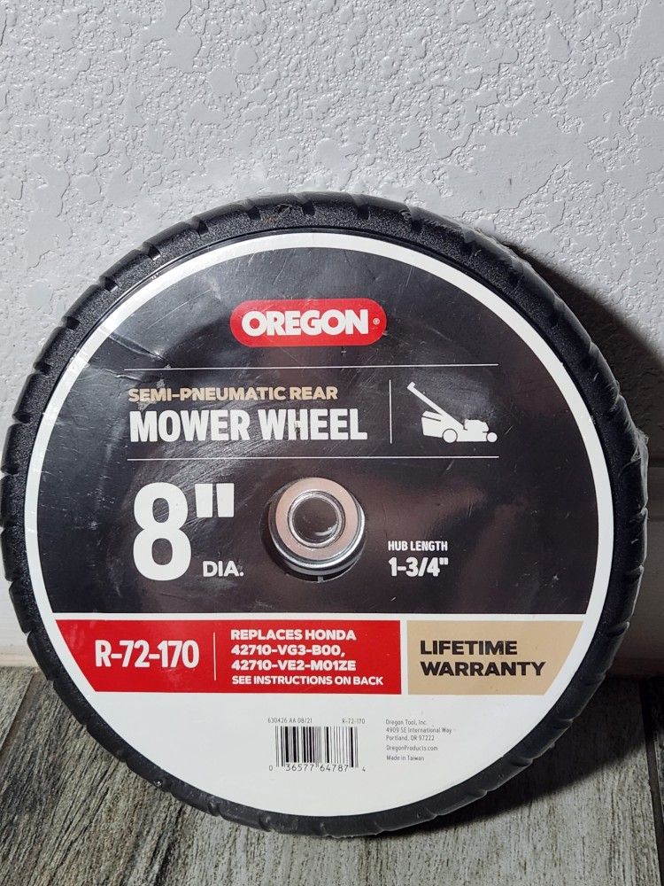 8" Rear Wheel for Walk-behind Mowers, Fits: Honda: HRR216, HRS216, HRT216 (R-72-170)
Dimensions: H 2.1 in, W 7.8 in, D 7.8 in
New, factory sealed. N