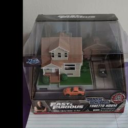 House Display Diorama with Two 1.65" Die-cast Cars