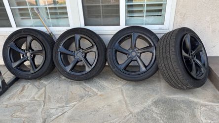 Tesla y 19 inch rims and tires