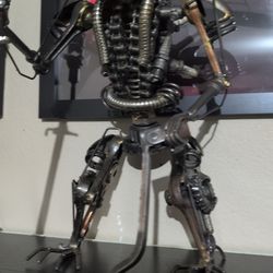 Scarp metal sculpture robot alien 16" tall