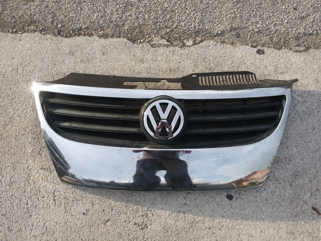 As Seen CRACKED DAMAGED Chrome Grille Fits 07 08 09 10 11 Volkswagen Eos