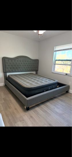 HUGE 2 STORAGE UNIT CLEARANCES