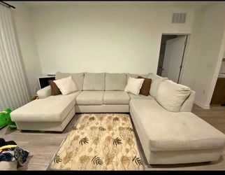 ASHLEY FURNITURE SECTIONAL