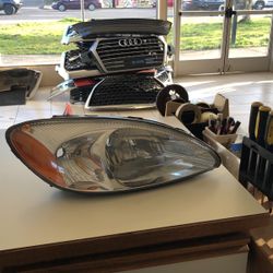 2000 To 2007 Ford Taurus Headlight Passenger Side Assembly #310 FB304