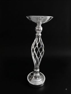 Elegant wedding centerpiece candleholder