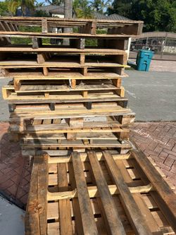Free pallets and A frame