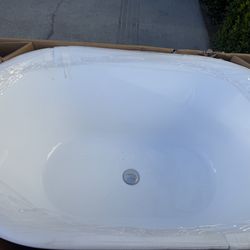 Slightly imperfect - 47 in x 27.5 in Acrylic Freestanding Bathtub