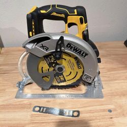 Dewalt 20v MAX XR Brushless 7-1/4 in. Circular Saw (Tool Only)