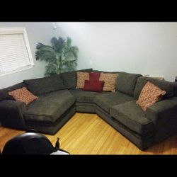 Living Spaces Sectional Sofa 
