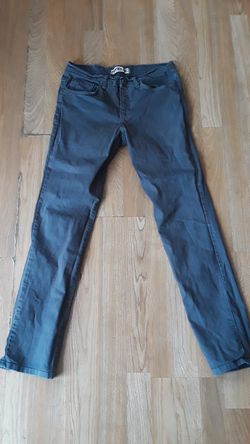 men grey jeans size 30×30 bought at tillys didn't fit my son.