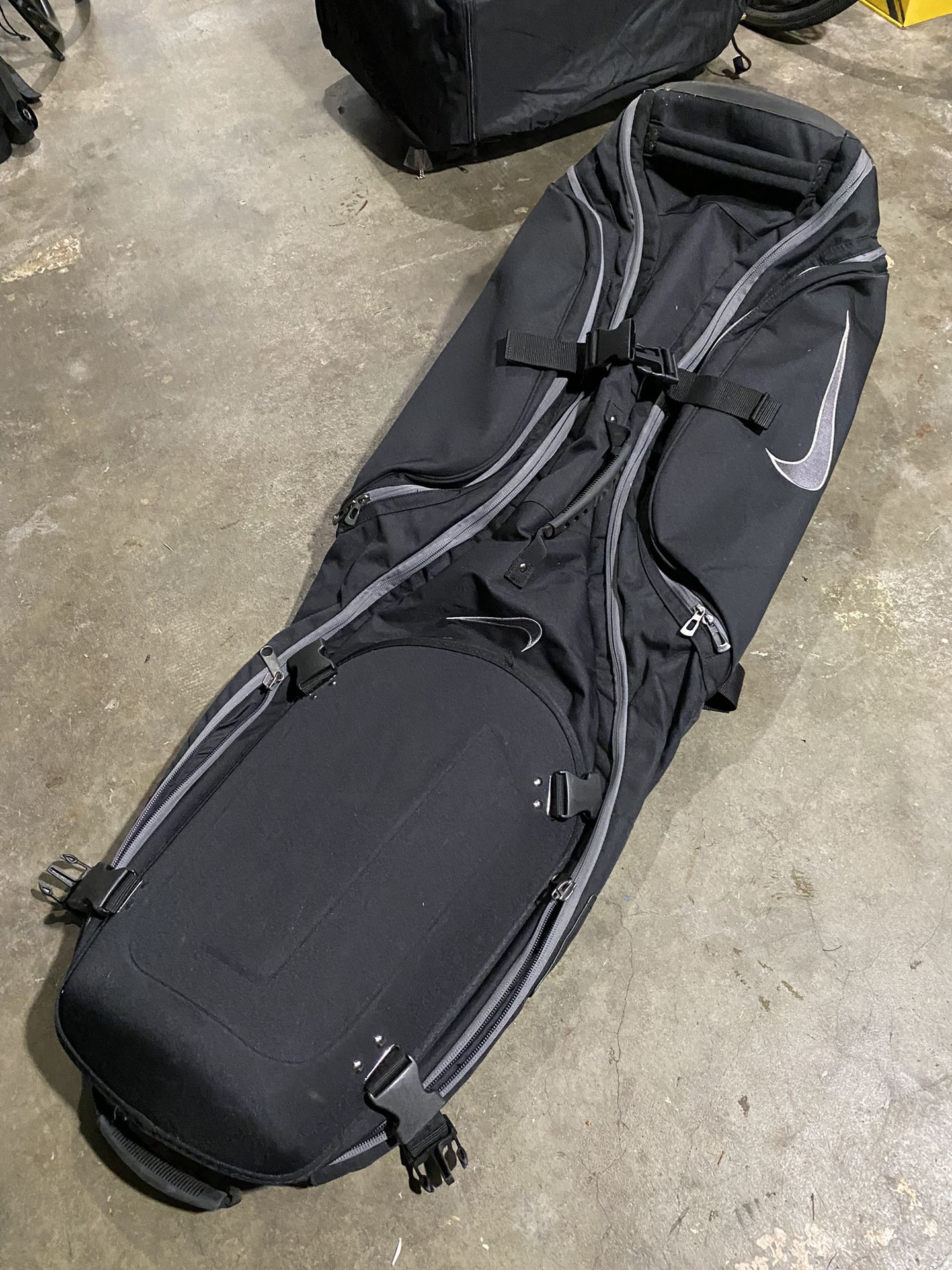 Nike Wheeled Golf Travel Bag / Cover w New Stiff Arm