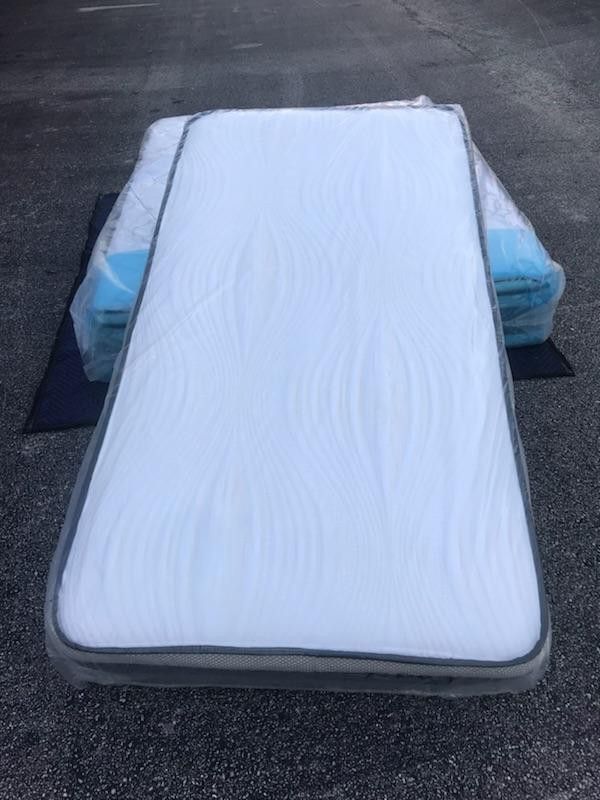 TWIN FULL QUEEN KING MATTRESS ⭐ ☎561*802*8654* CALL US All Brand New. WE HAVE ALL SIZE ..⭐TWIN ⭐ FULL ⭐ ⭐ QUEEN⭐ KING ⭐ We deliver everywhere