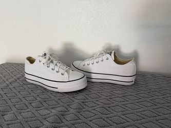 Converse Chuck Taylor size 9.5