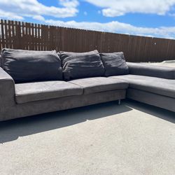 *FREE DELIVERY*  Modern Gray Sectional