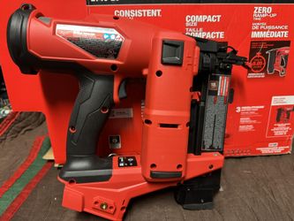 Milwaukee M18 FUEL 18-Volt Lithium-Ion Brushless Cordless Gen II 18-Gauge Brad Nailer