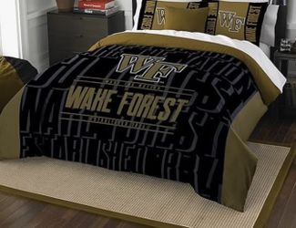 New Full/Queen Wake Forest Comforter Set