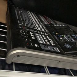Tascam 32 Channels. Mixer SD 