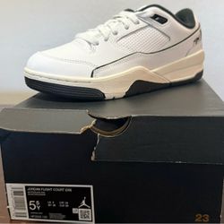 Jordan Flight Court GS White Black Size 5Y