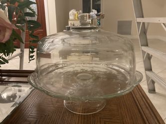 ESTATE SALE - Cake, Pie Or Pastries Holder