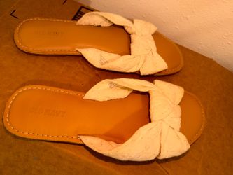 Women’s shoes size 6