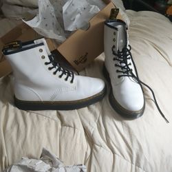 Dr. Martens           Size 8 mens/9 womens