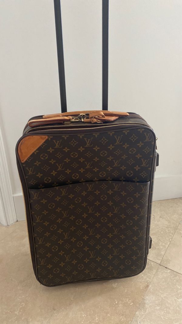 Louis Vuitton luggage for Sale in Aventura, FL - OfferUp