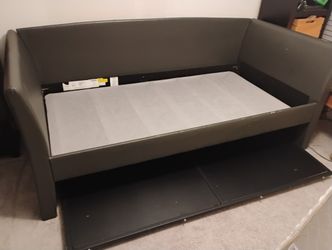Daybed With Trundle