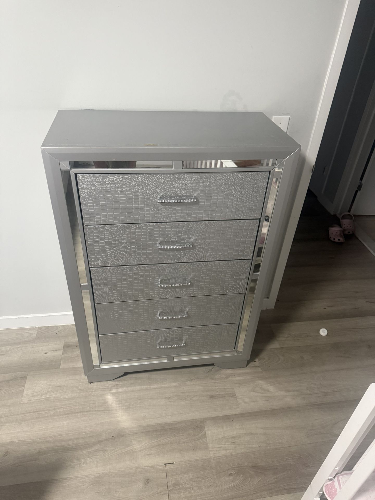 Bedroom Set Including Tv 