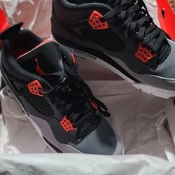 Size 11 - Air Jordan 4 Retro 