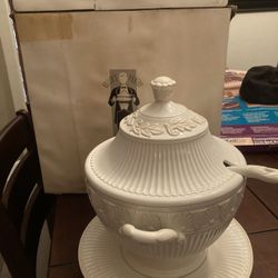 Butler’s pantry soup tureen