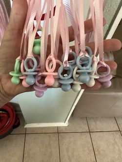 35 Baby Shower Necklaces.  Must Pick Up.  4415 Ramsgate, SAT 78230