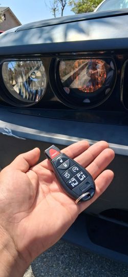 Car Keys / Fobs / Llaves De Carro