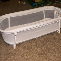 Snuggle nest bassinet 