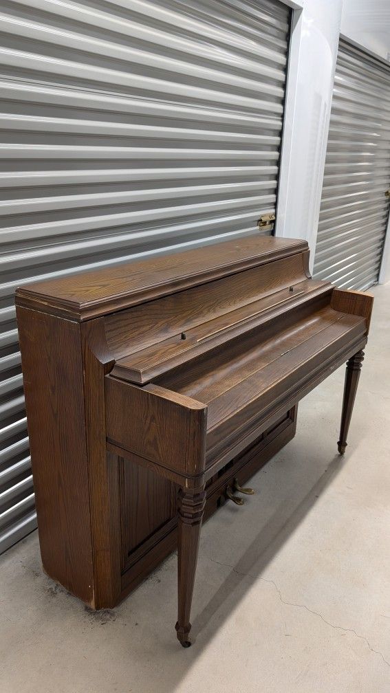 Wurlitzer 402 Piano
