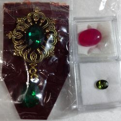 Value pack #2: natural green tourmaline, natural pink ruby and one vintage brooch  Thumbnail